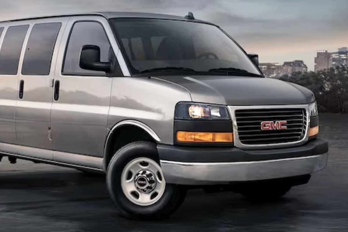 GMC Savana Passenger